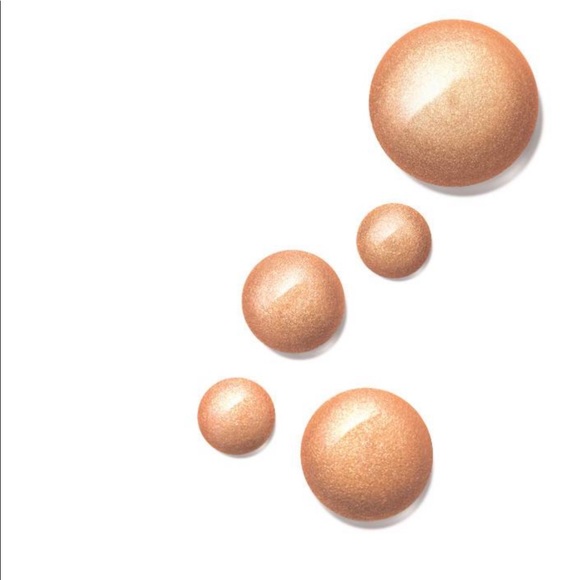 New L’ORÉAL PARIS Glow Amour boosting drops! - Picture 4 of 4